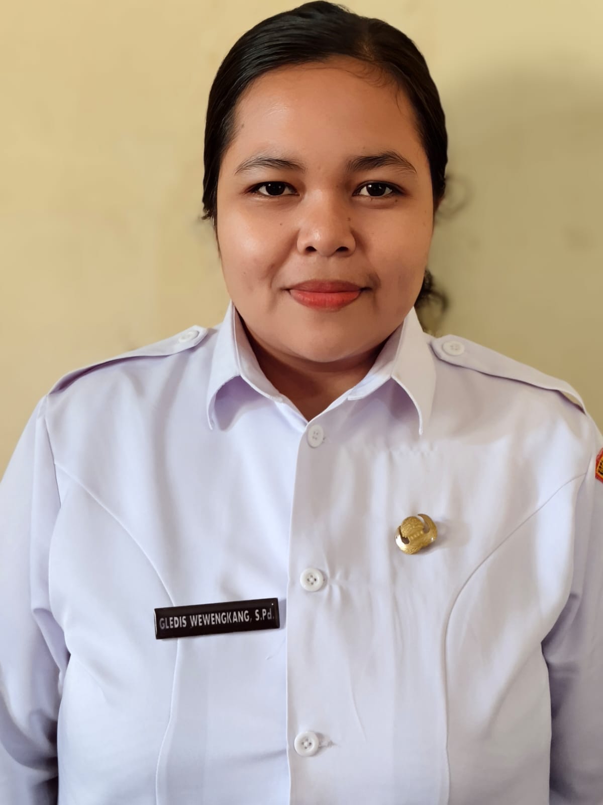 GLEDIS WEWENGKANG